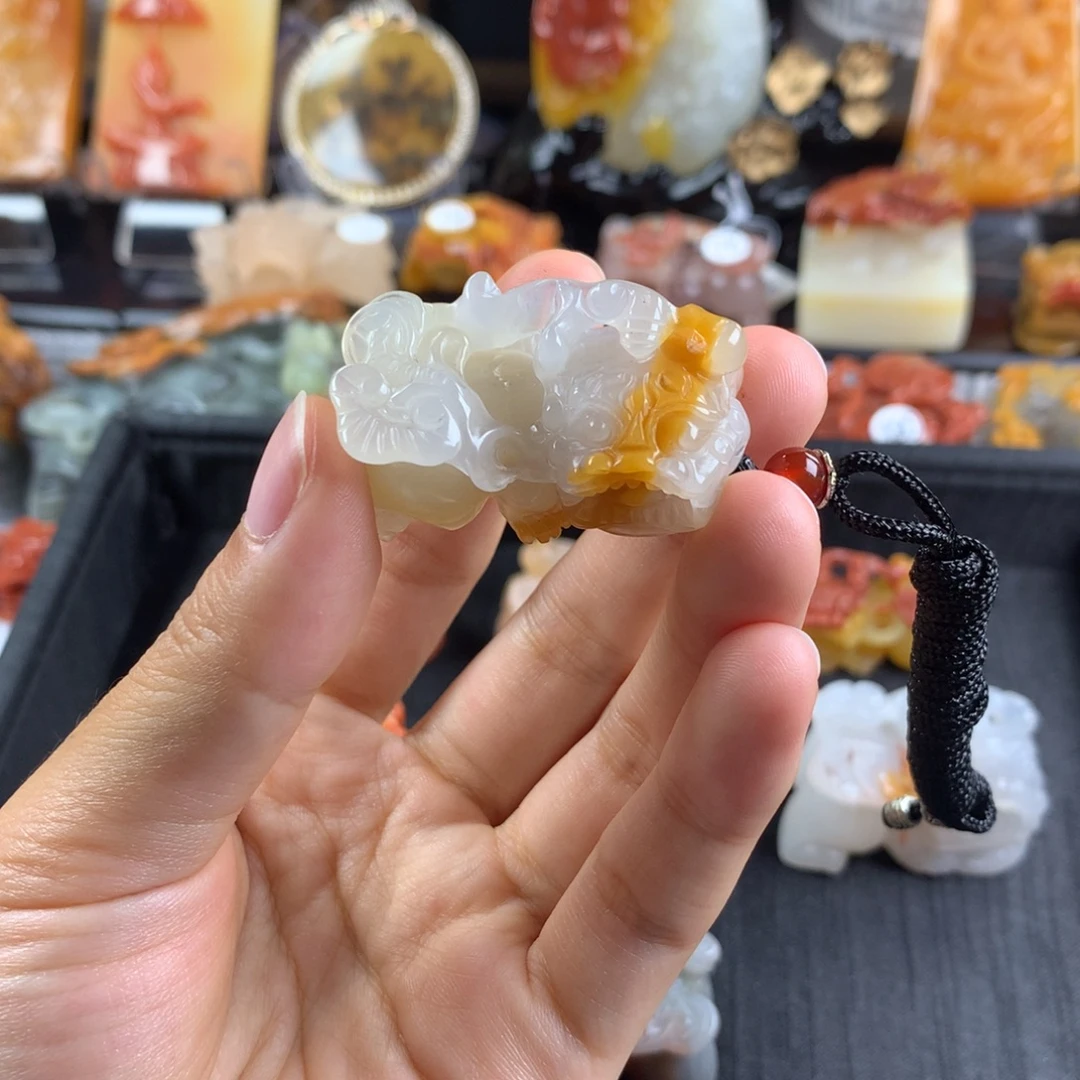 石英质玉（黄龙玉）未镶嵌手把件