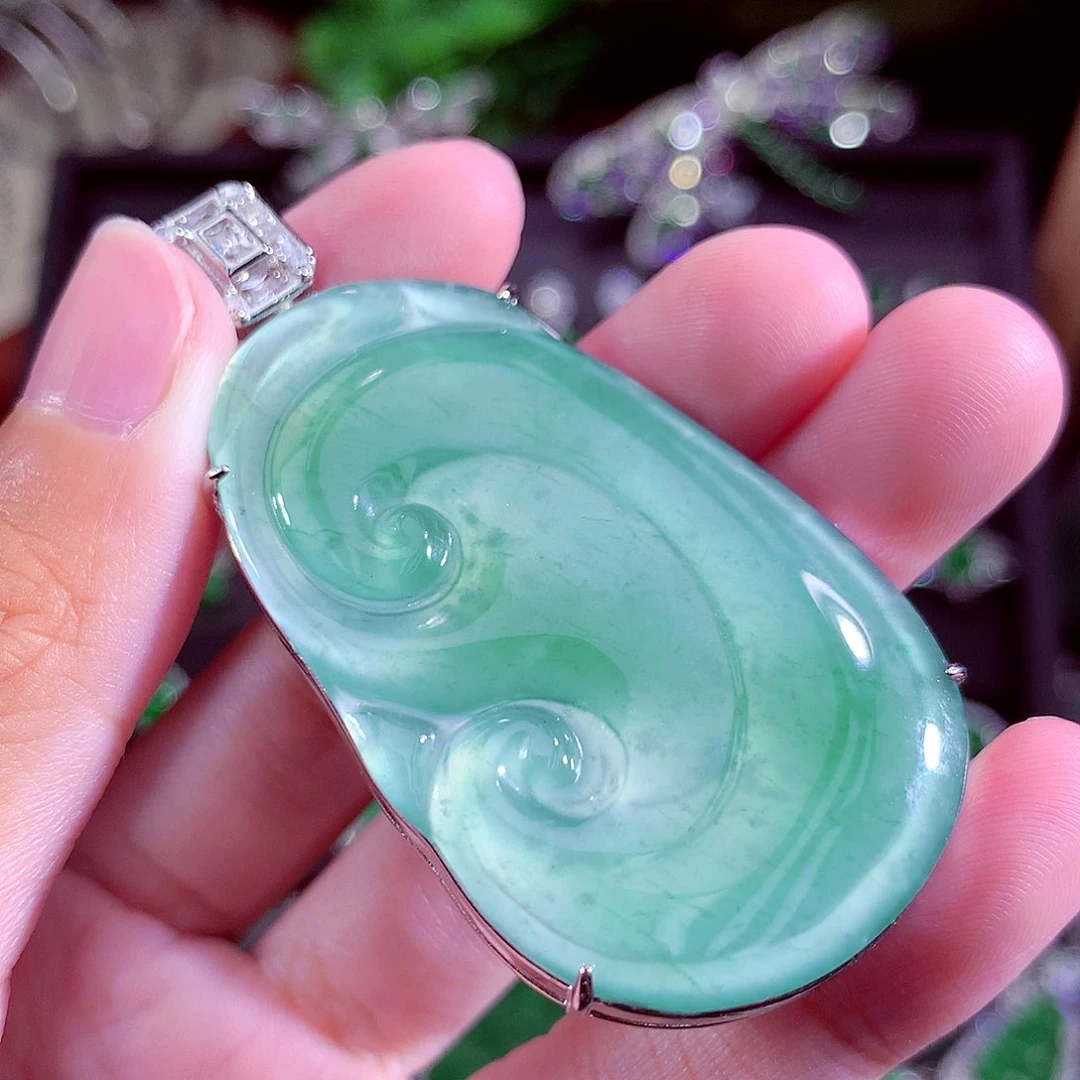 颈饰未镶嵌翡翠天然