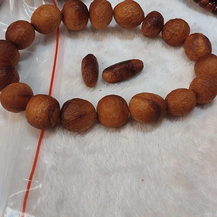 敖***悟柏木（崖柏）北太行崖柏黄泥膏2.0手持纯手工