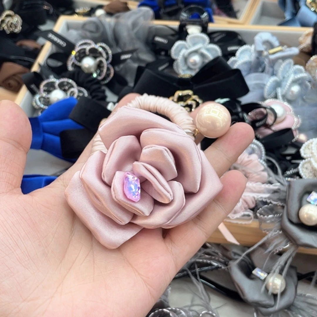 布艺铁合金粉色玫瑰花发圈