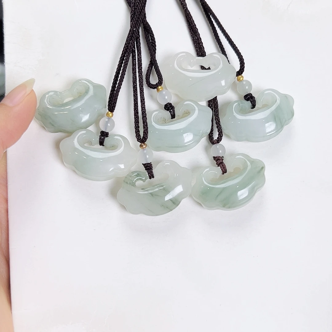 颈饰未镶嵌石英质玉如意锁多样性发其一