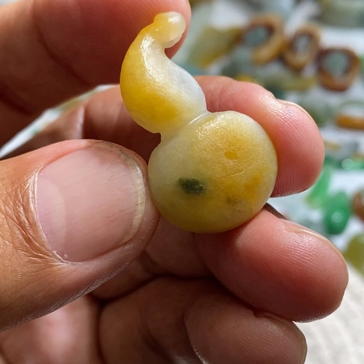 未镶嵌定制翡翠毛货