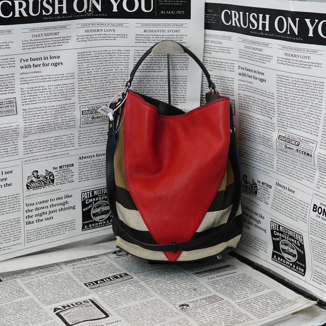 95新 BURBERRY/博柏利 格纹水桶手提包/ZH07301106/1106