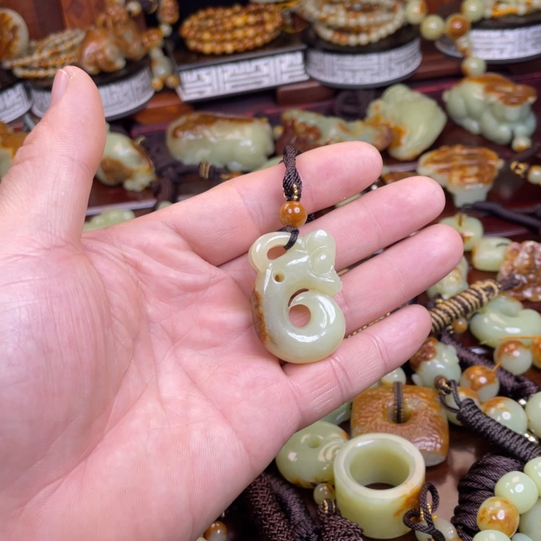 岫岩河磨玉（透闪石质玉）未镶嵌吊坠(不含链)