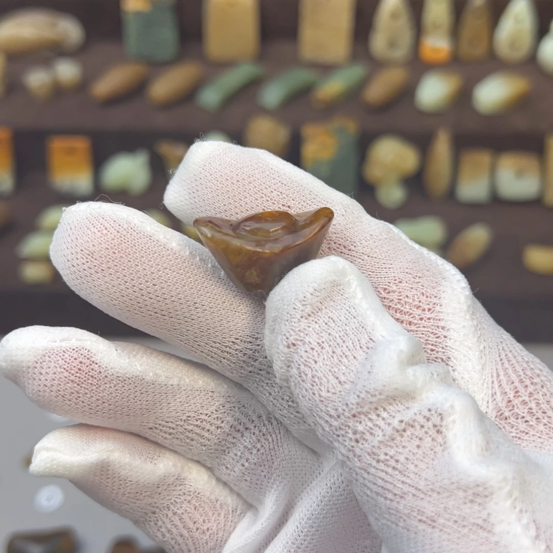 岫岩河磨玉（透闪石质玉）未镶嵌颈饰