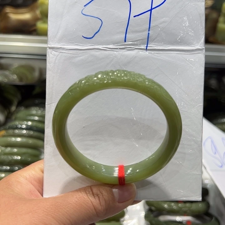 ꫛ***墨和田玉未镶嵌手镯