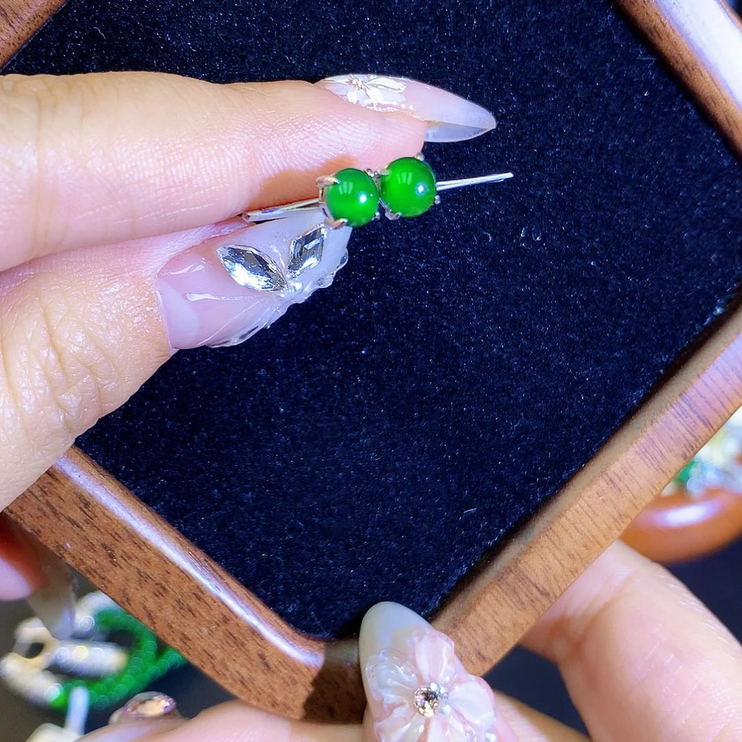 翡翠耳饰银S925镶嵌天然翡翠耳钉