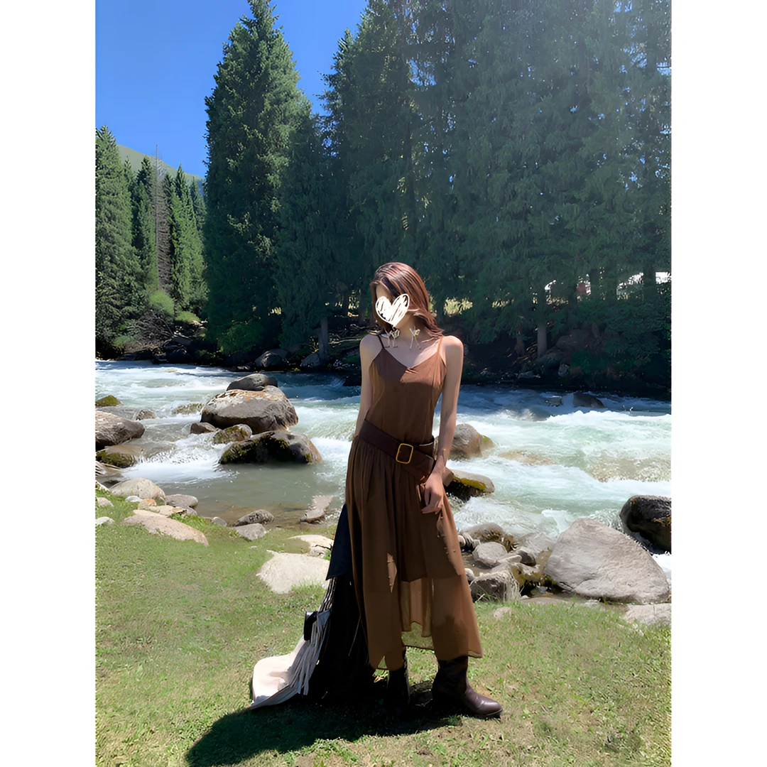 《氛围感》秋冬波嬉风·网纱拼接麂皮绒叠穿吊带连衣裙