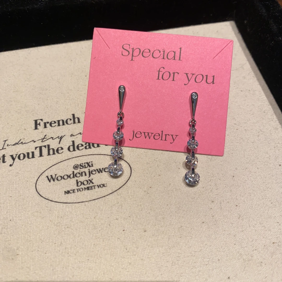 铜合金锆石耳饰 气质高冷简约 一串钻钻耳环长款名媛轻奢锆石耳钉