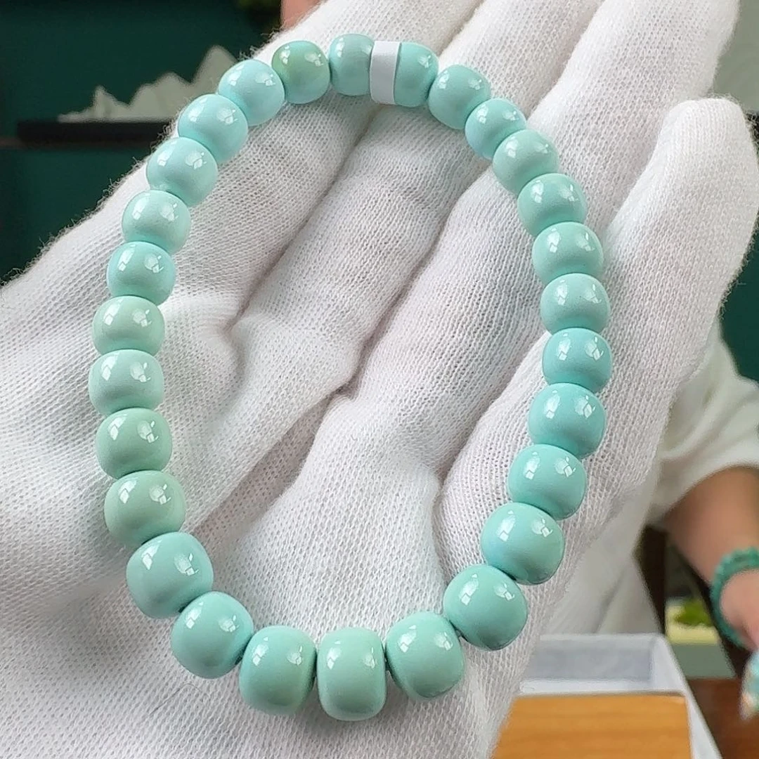 贝***熊绿松石未镶嵌珠宝奇石