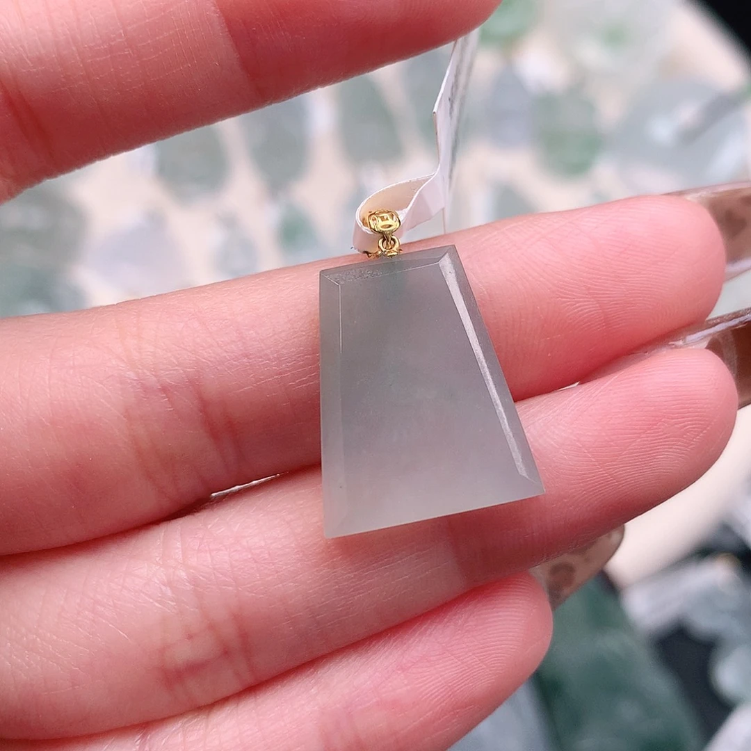 翡翠颈饰18K金镶嵌无事牌23.5、18.7、15.7、4