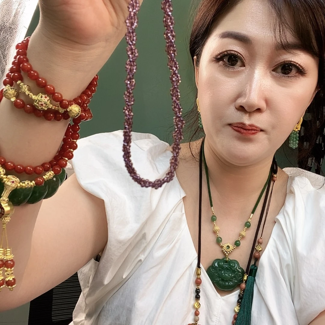 石英质玉未镶嵌手镯大****丽