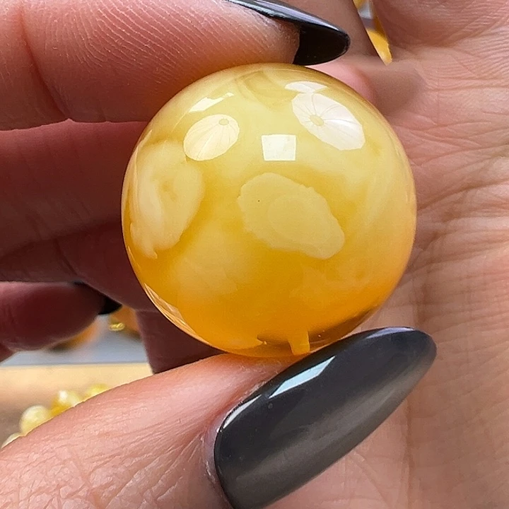 蜜蜡未镶嵌珠宝奇石