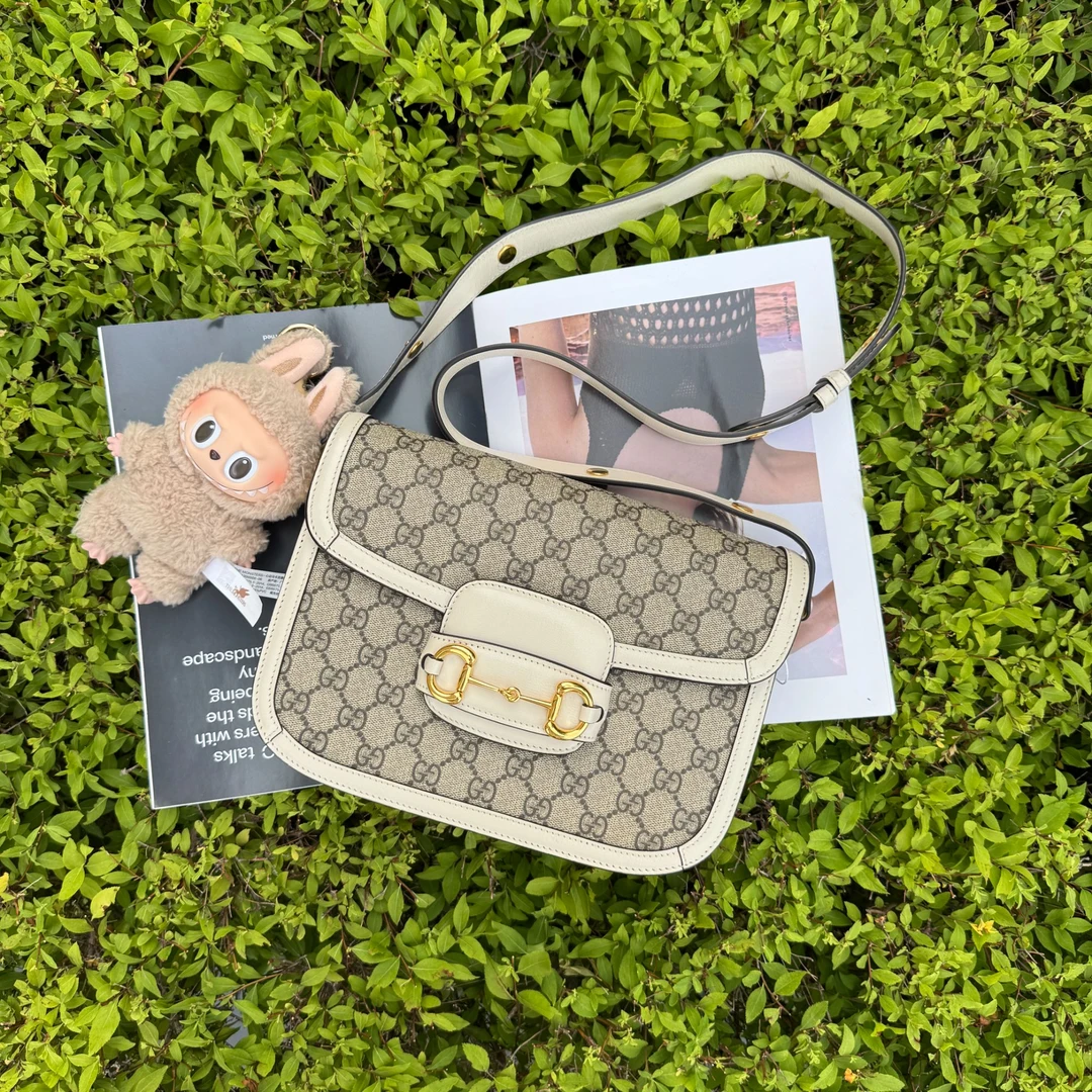 99新 GUCCI/古驰 1955白色老花中号邮差包 马鞍包 MJ135