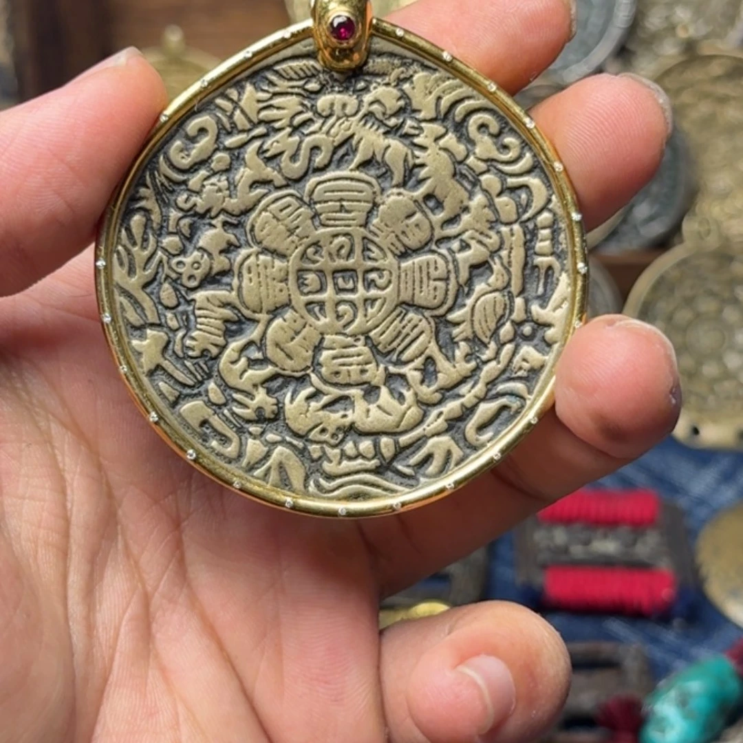 白利玛偏米黄大猪鼻