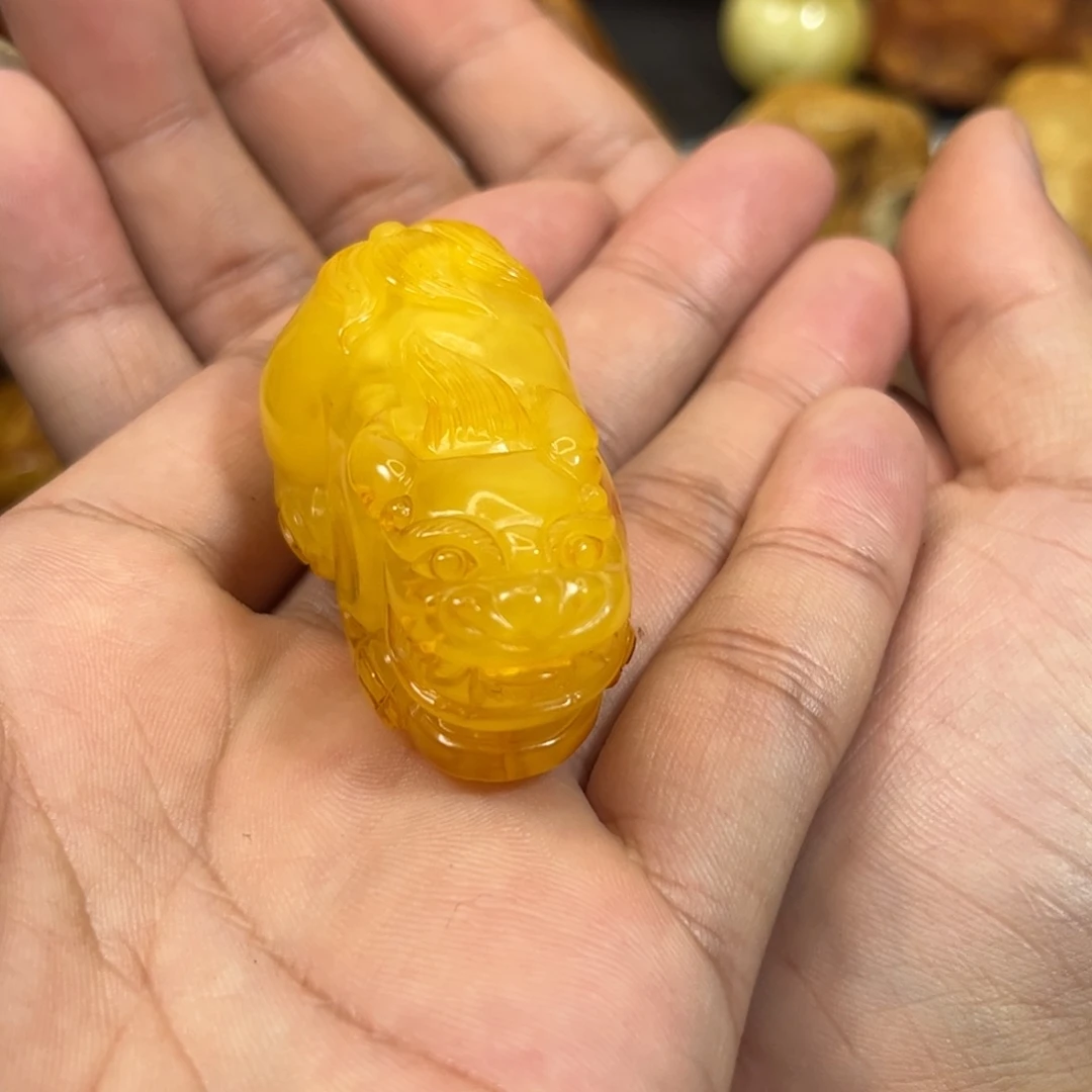 琥珀未镶嵌珠宝奇石