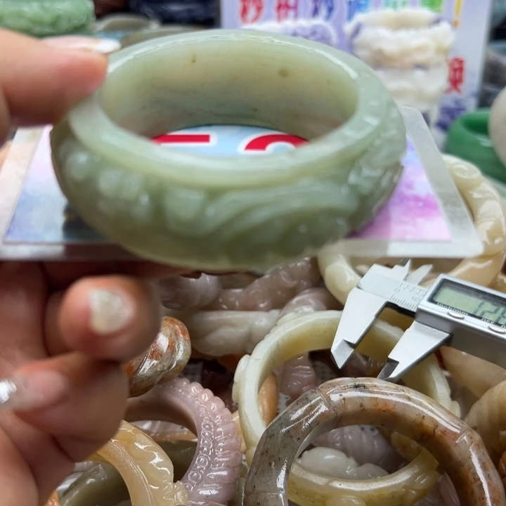 石英岩玉手镯未镶嵌