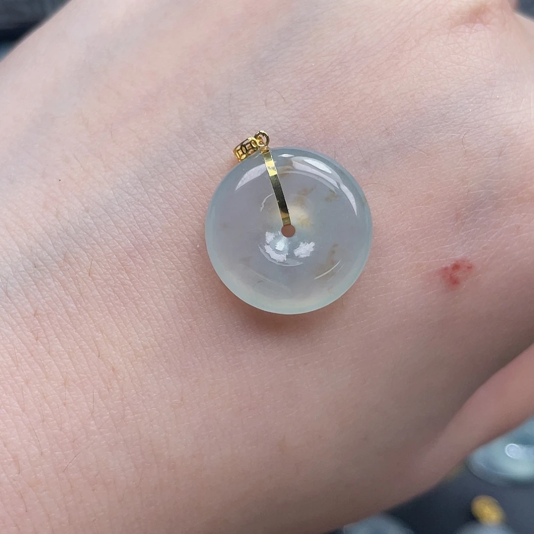 翡翠未镶嵌颈饰平安扣