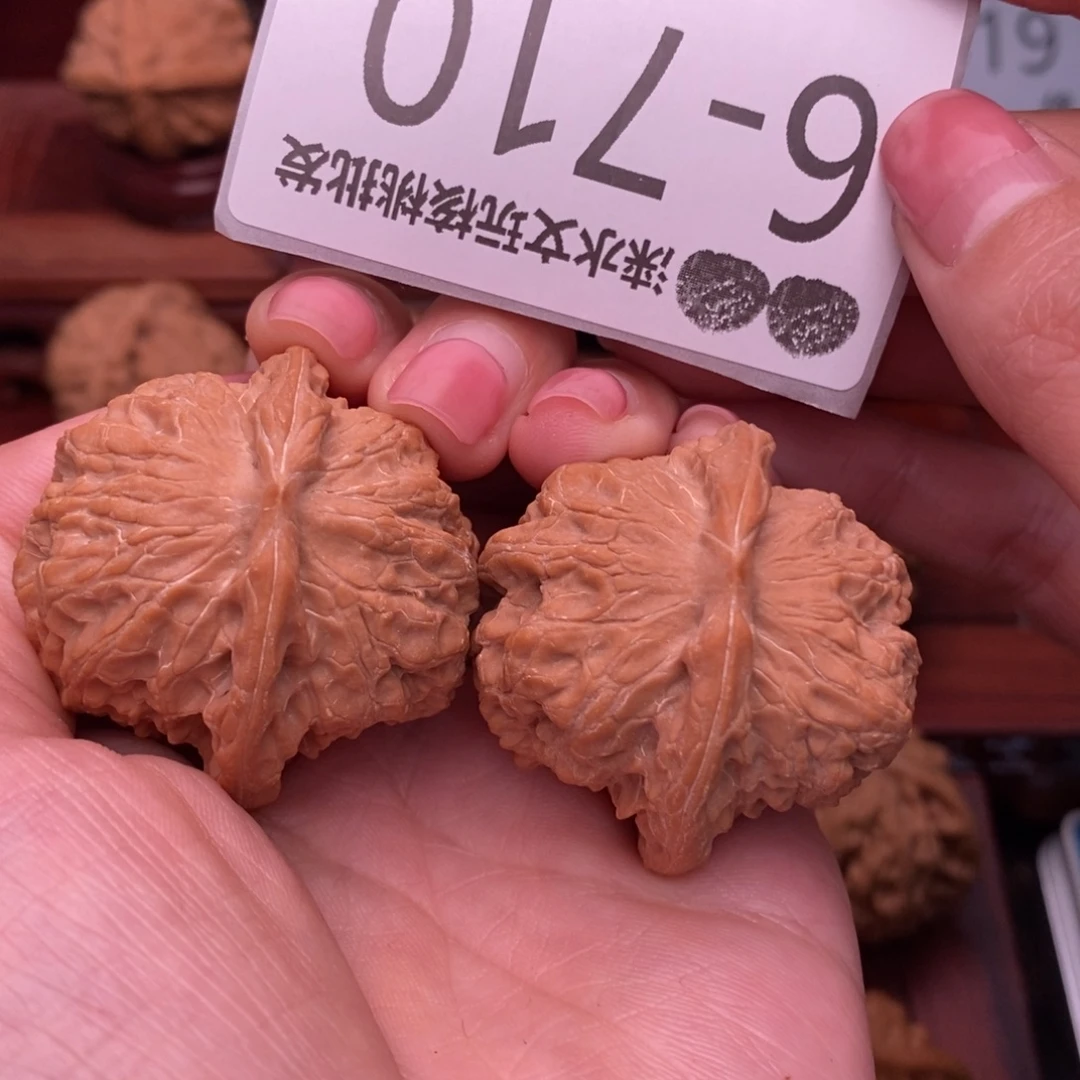 文玩核桃把件39血麒麟