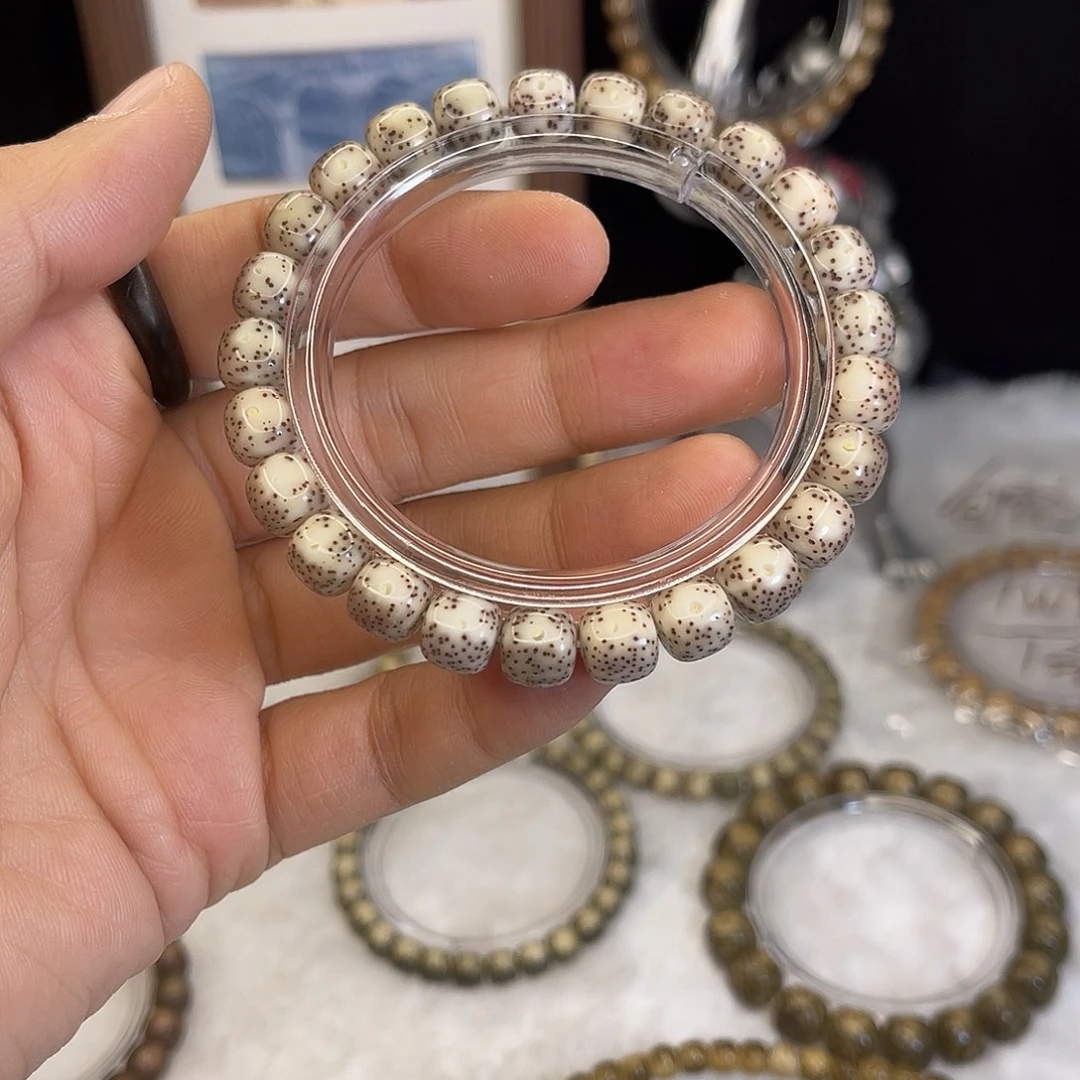 星月菩提手串680 号.   星月菩提.  一物一图.