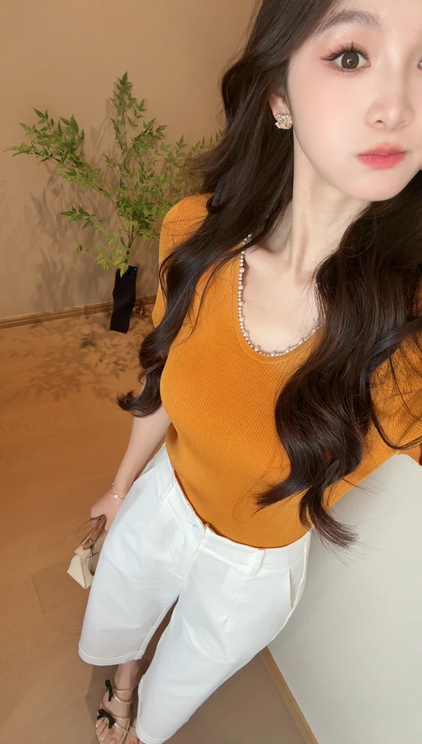 JINWAI 宁宁｜“第二层肌肤”设计感领口钉珠针织上衣N5017