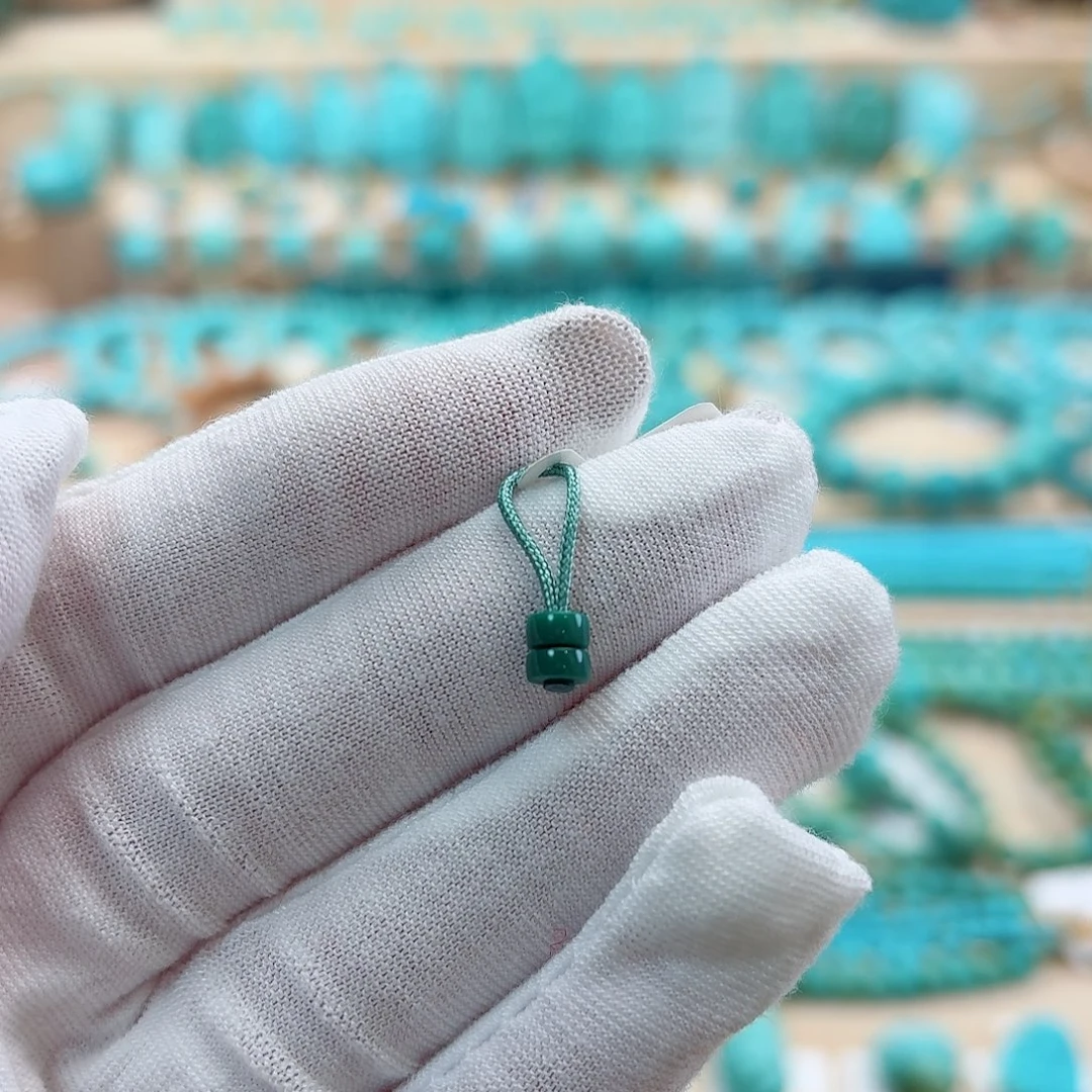 绿松石未镶嵌珠宝奇石泡油