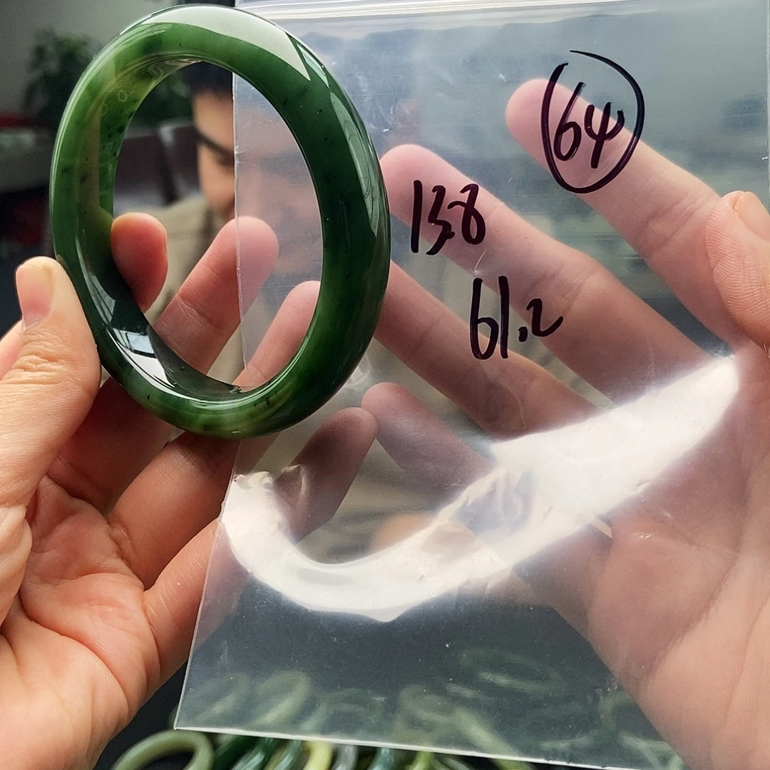 和田玉未镶嵌手镯拍一发一