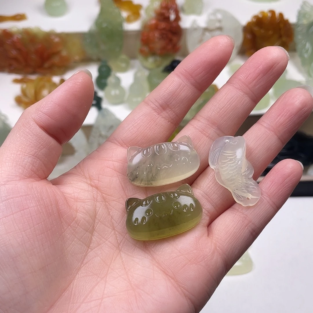 a***3蛇纹石玉未镶嵌颈饰