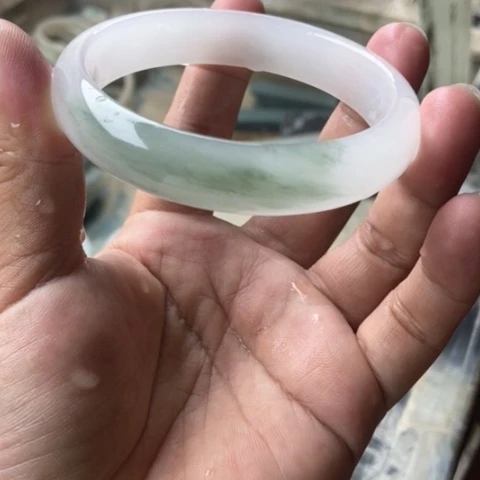 带****石英质玉（金丝玉）手镯未镶嵌