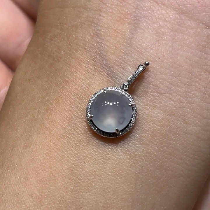 翡翠18K金镶嵌颈饰?**?吊坠