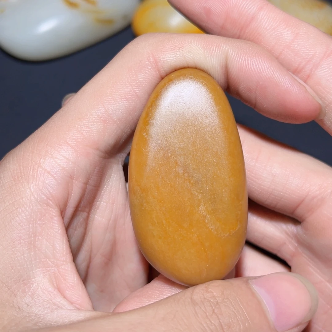 和田玉未镶嵌珠宝奇石