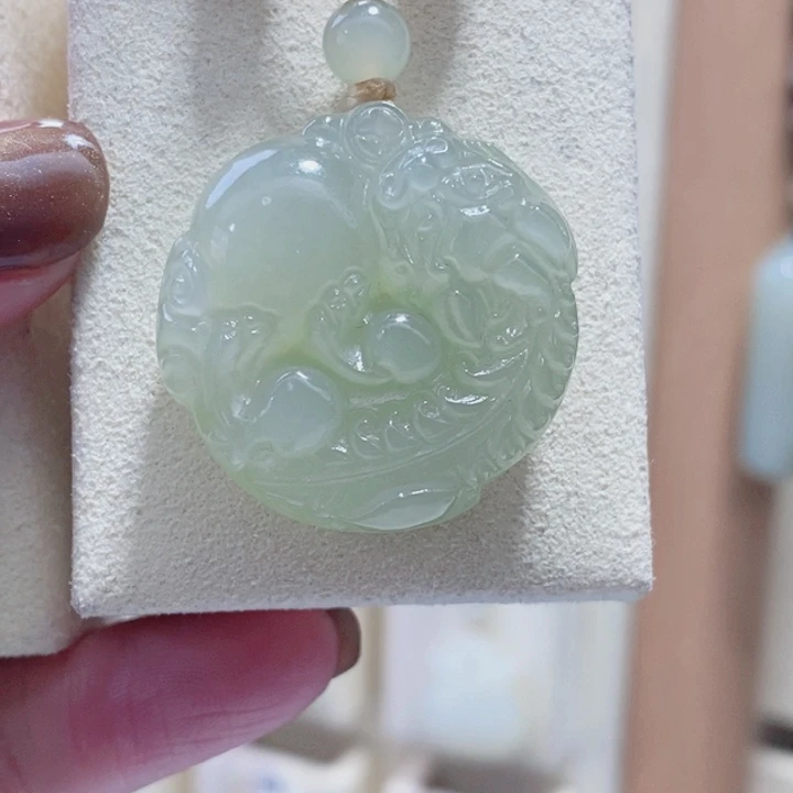 嘉***沅和田玉未镶嵌颈饰