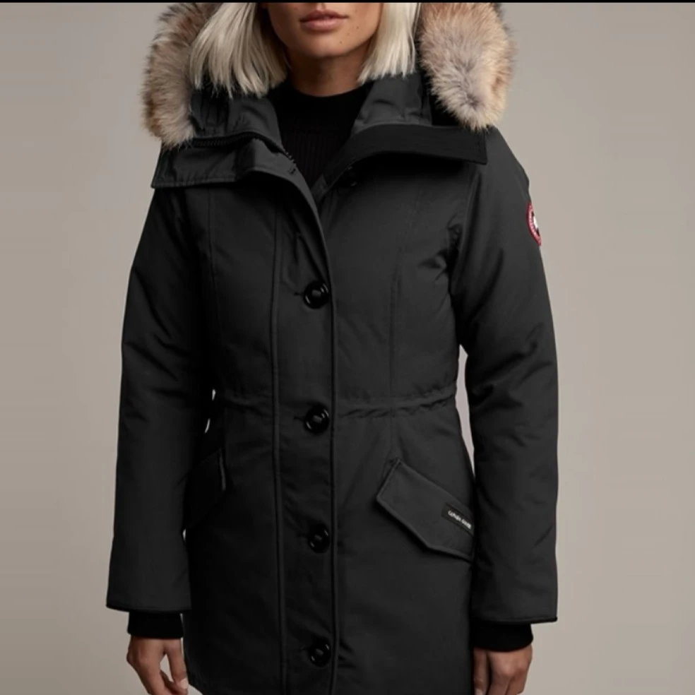 95新 CANADA GOOSE 加拿大鹅 黑色派克毛领羽绒服 S码