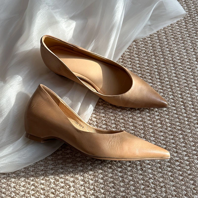 [歌默Gomo]秋季新款高品质牛皮气质尖头低跟单鞋内增高通勤女鞋