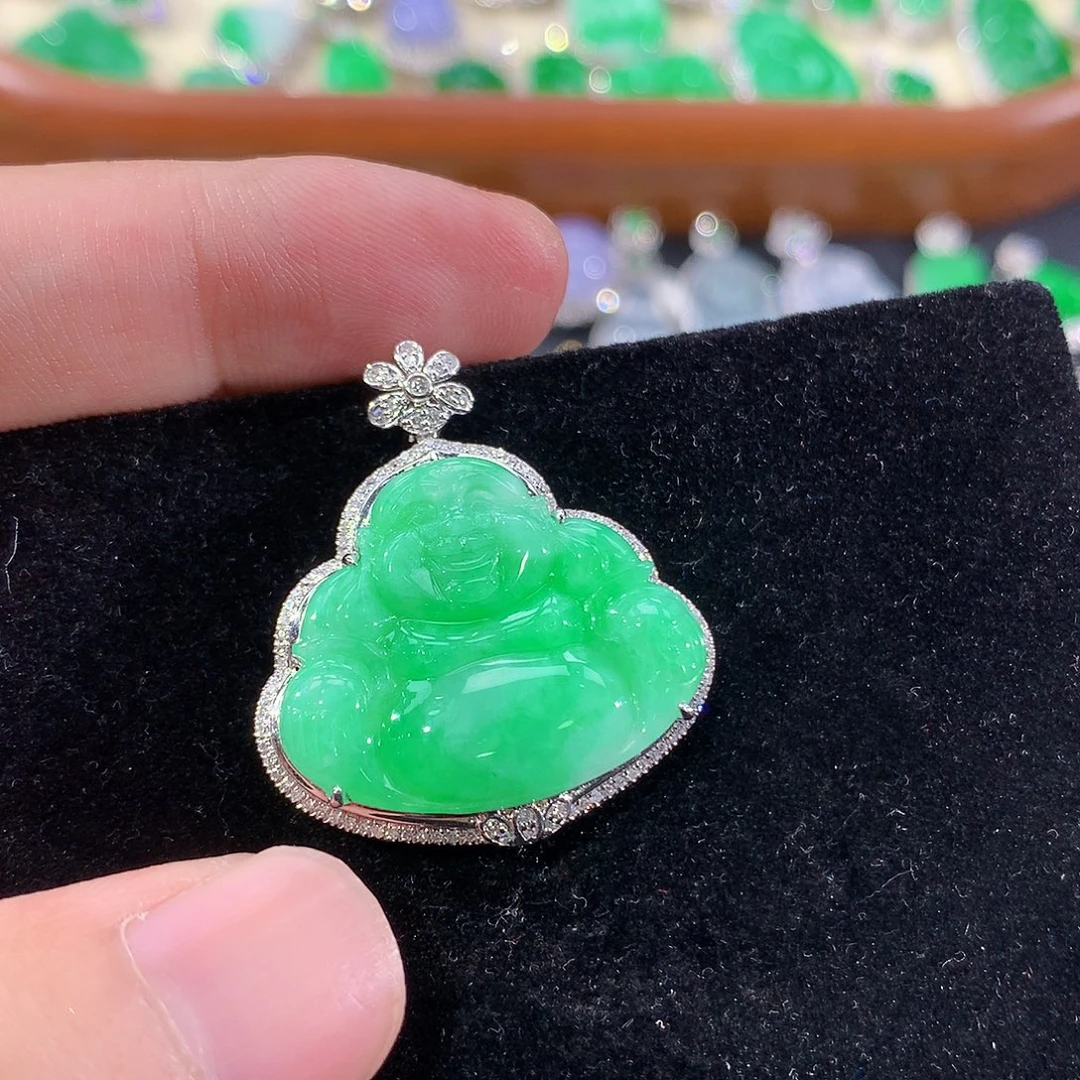 翡翠18K金镶嵌颈饰
