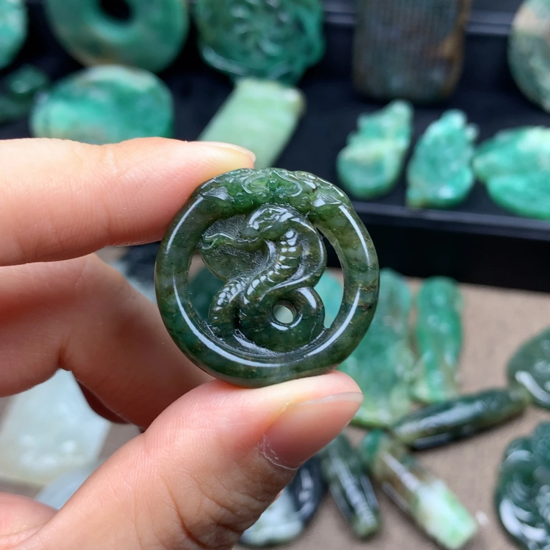 未镶嵌独山玉颈饰