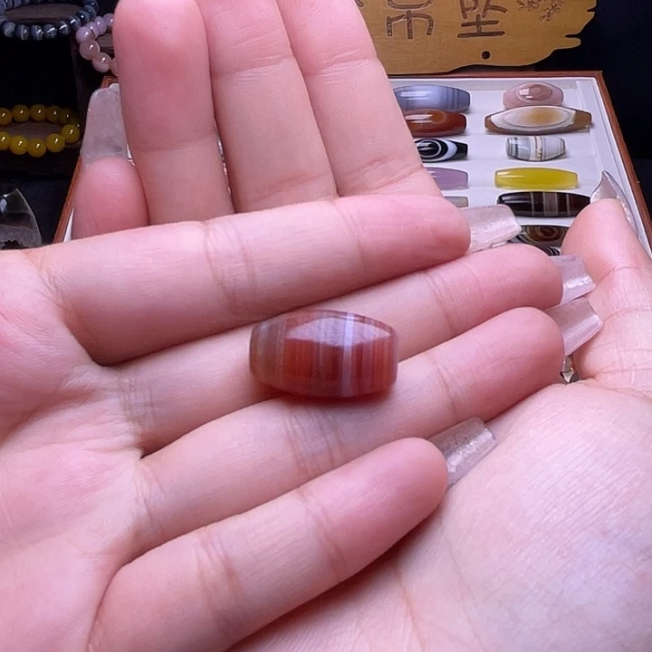 三***熟未镶嵌颈饰玛瑙/玉髓