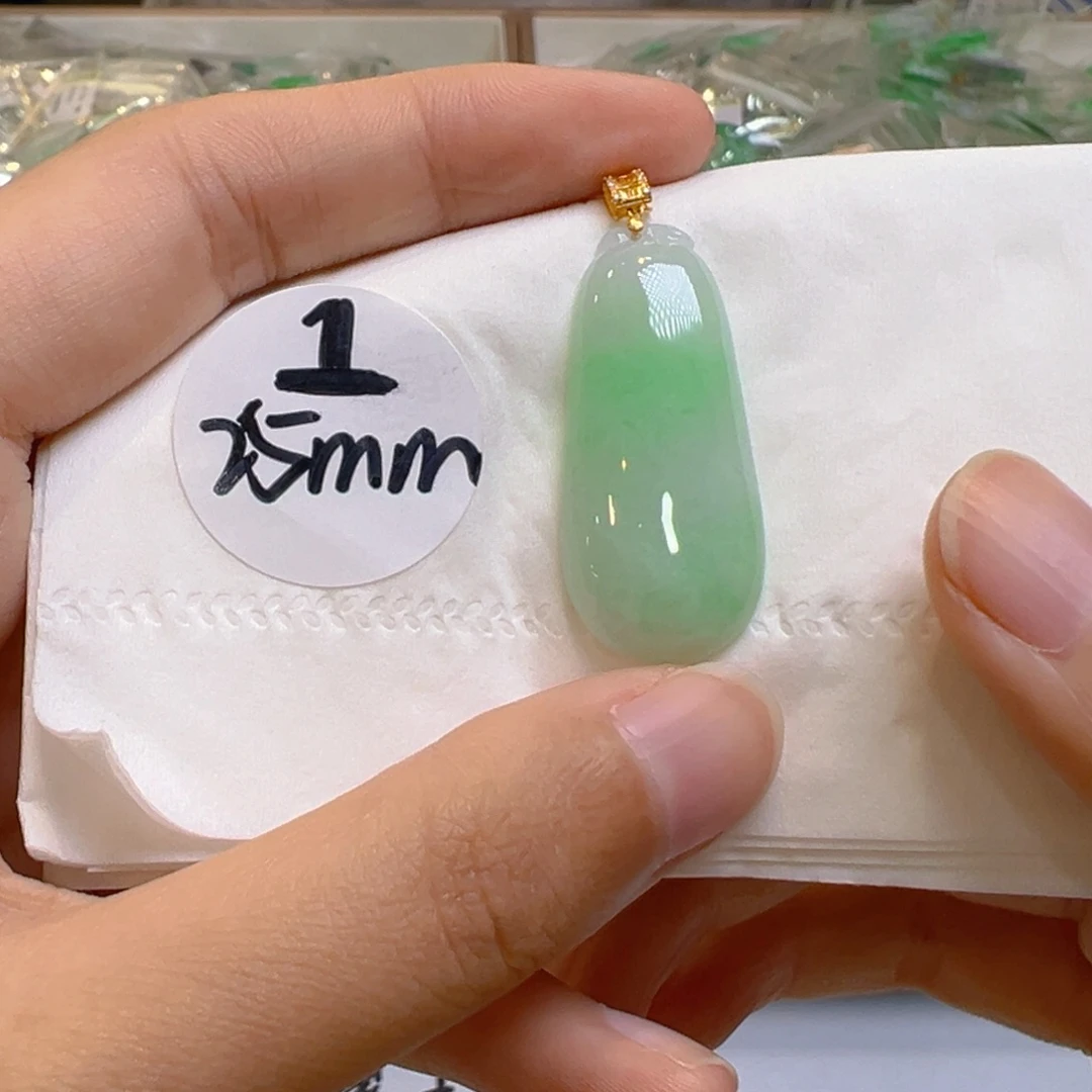 吊坠(不含链)18K金镶嵌翡翠