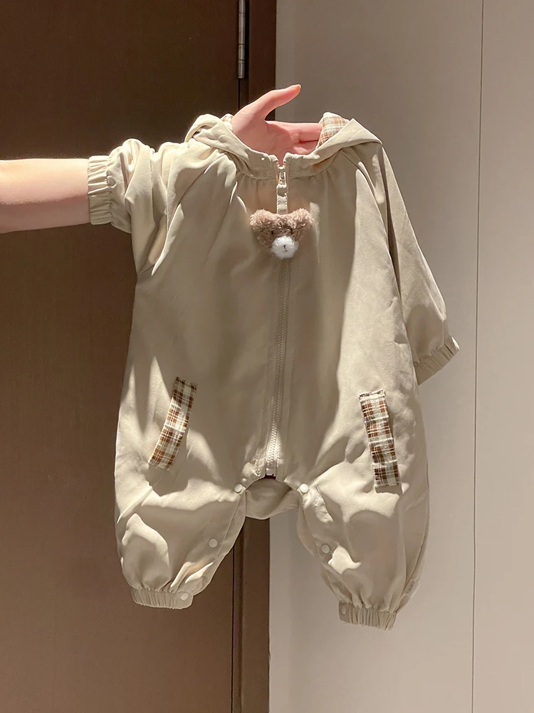 婴儿时尚连体衣2025新款秋季新生儿衣服宝宝洋气韩版格子连帽爬服