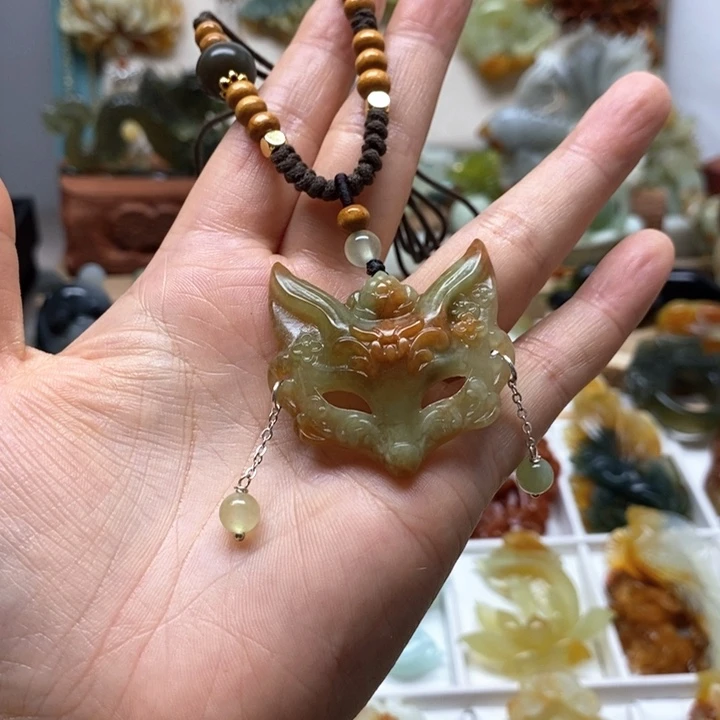 未镶嵌蛇纹石玉颈饰