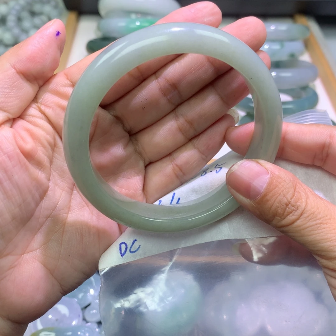 定制翡翠未镶嵌手镯61