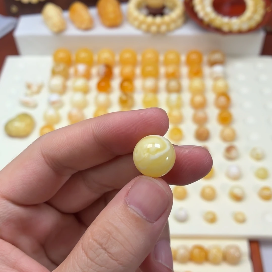 琥珀未镶嵌裸石14.3mm