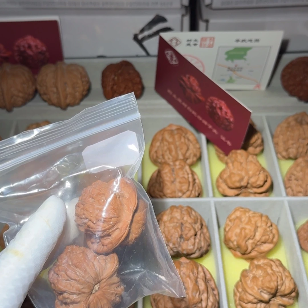 瓜***滚把件文玩核桃血麒麟血麒麟