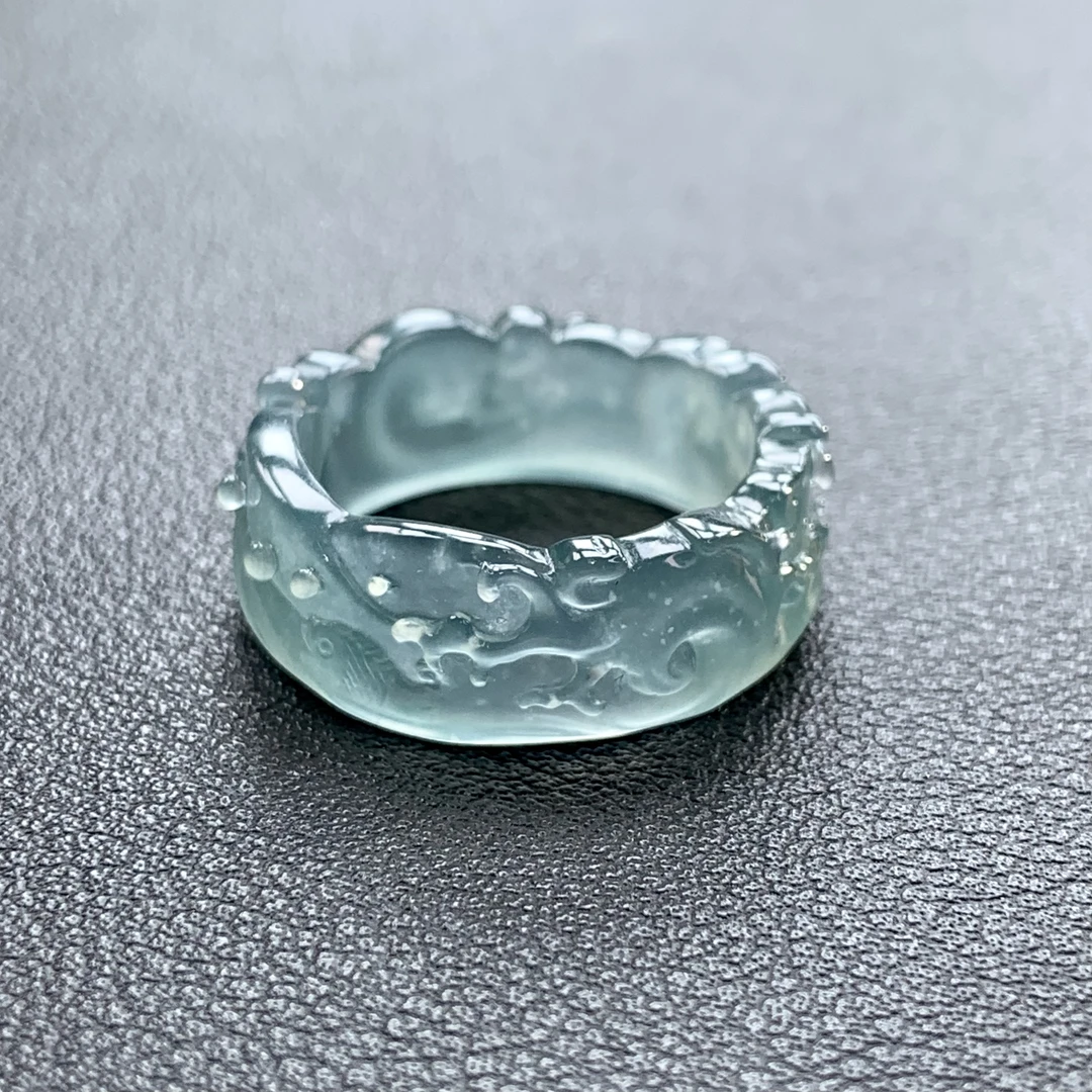 【海浪】天然翡翠高冰种手工雕刻浪花款指环冰透戒圈通透精美戒指