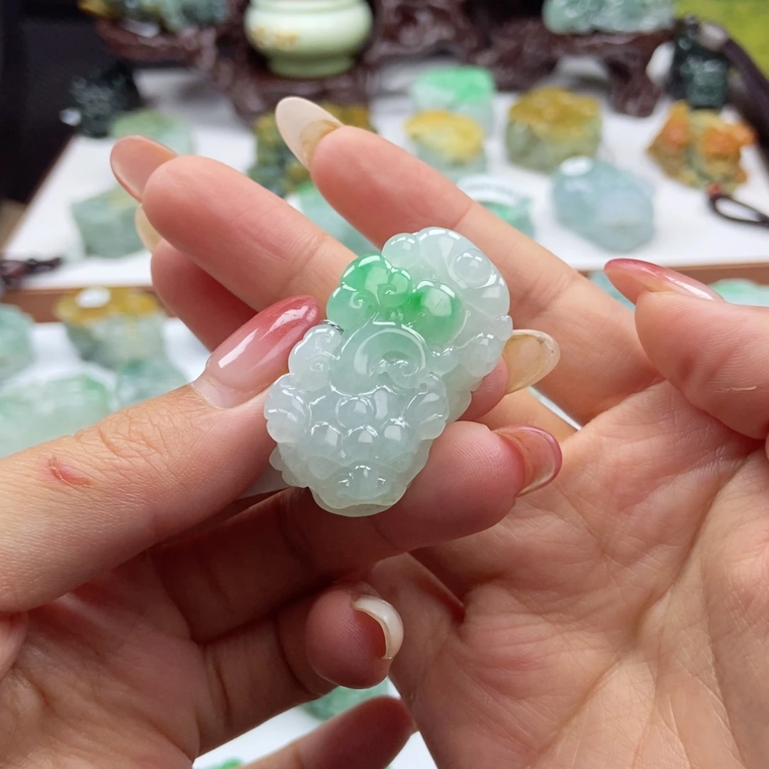 颈饰未镶嵌翡翠A17 冰阳绿如意貔貅