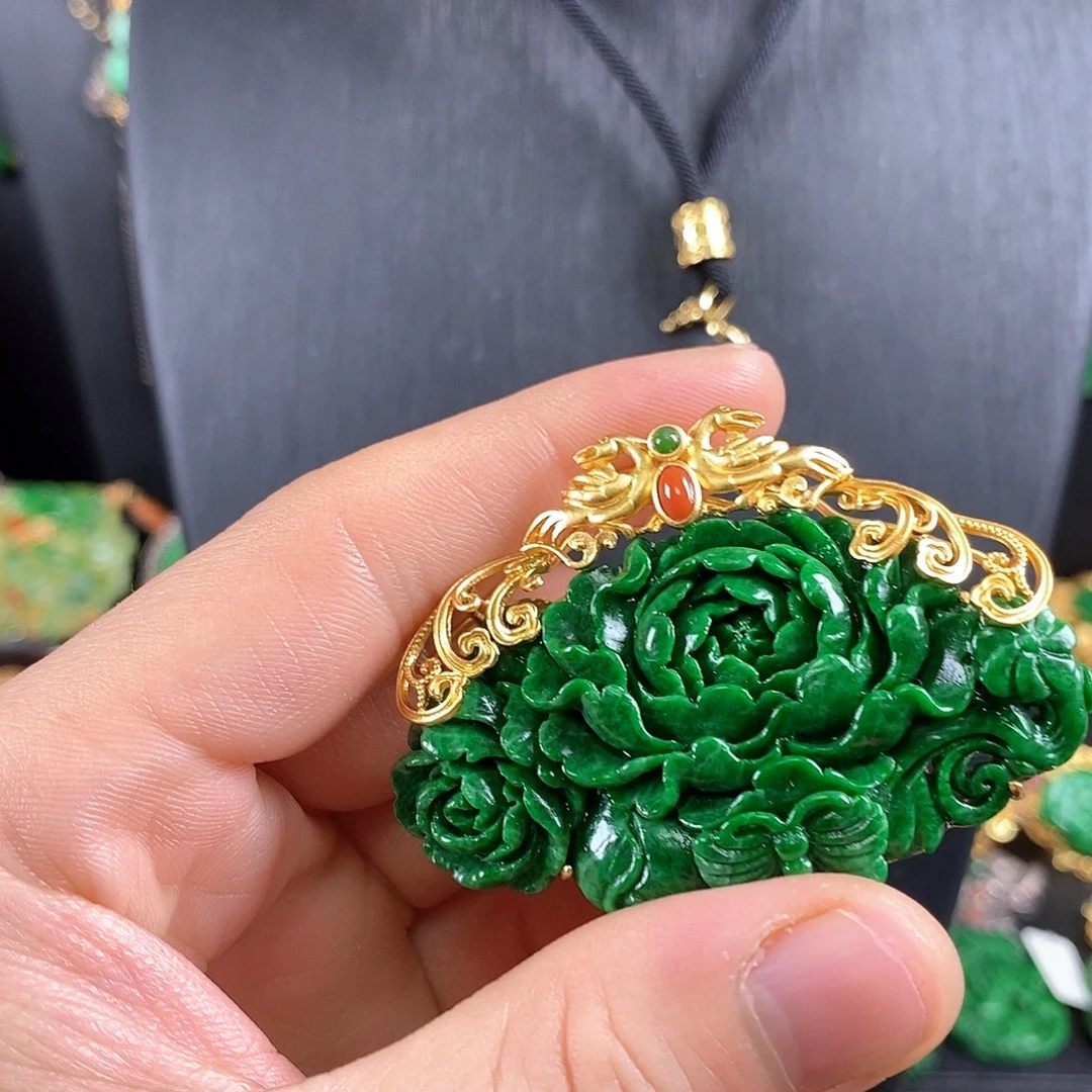 翡翠未镶嵌吊坠(赠链)吊坠