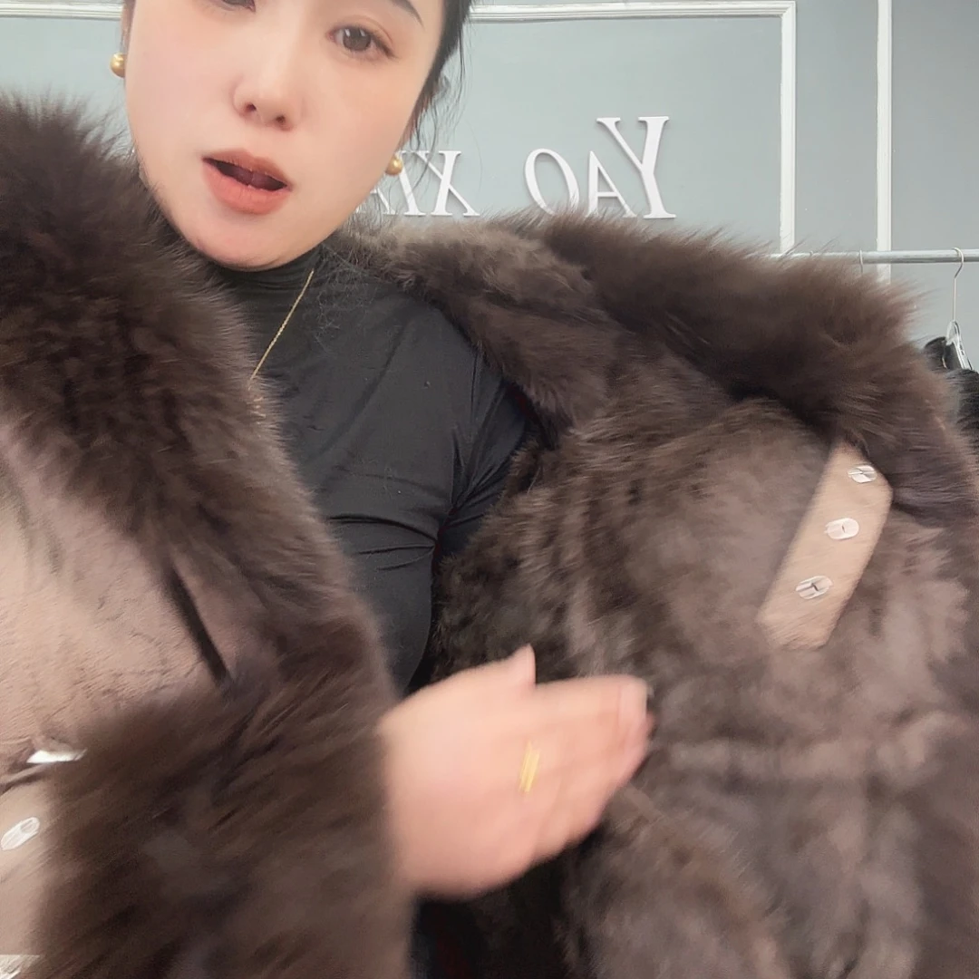 姚小妖家高端皮草