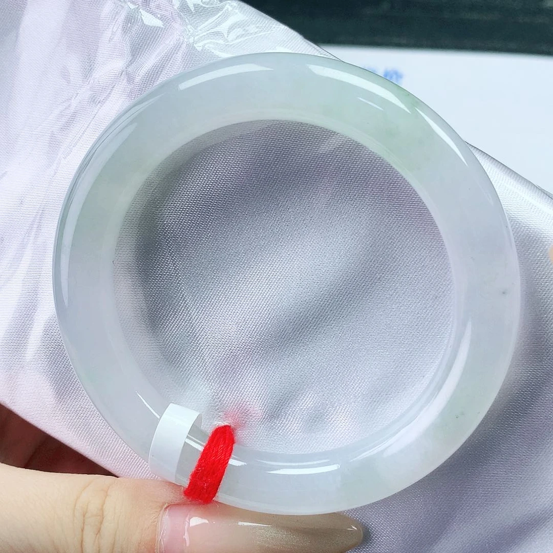 翡翠手镯未镶嵌55圈