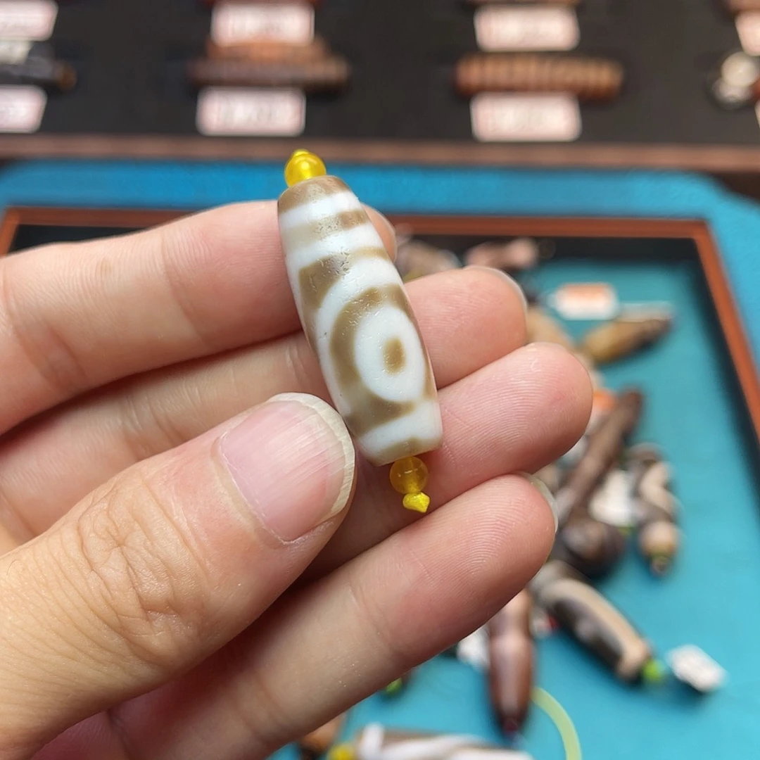 玛瑙/玉髓未镶嵌珠宝半成品神**雕