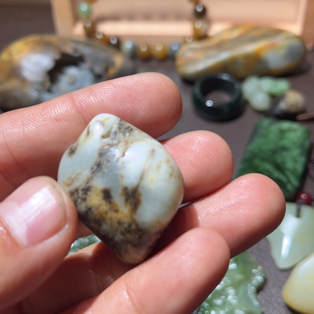 和田玉（子料）未镶嵌挂件